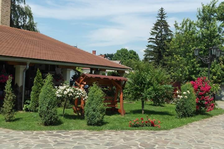 Kakukk Panzio Bed & Breakfast Nyirbator Exterior photo